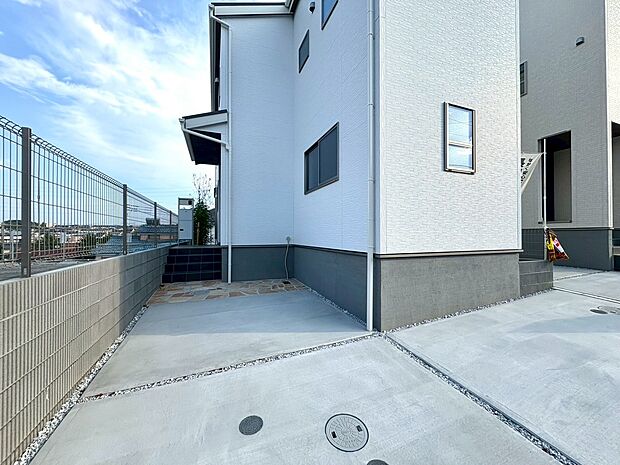 駐車スペースも完備(駐車できる車種はお問い合わせください)