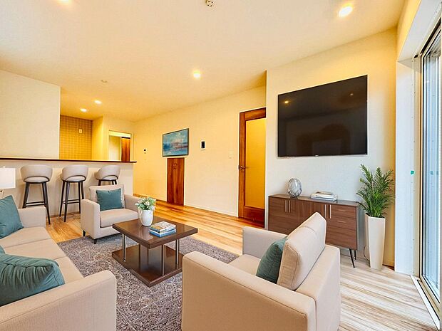 家具はCGで作成しており、実際に現地に家具は置かれておりません。また、価格に家具は含まれておりません。