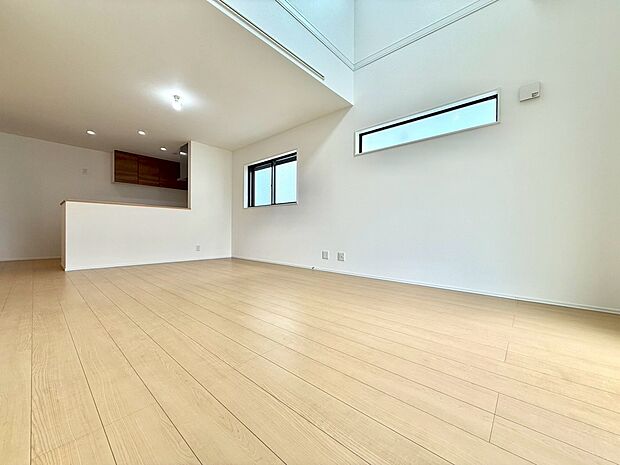 天井吹き抜けで開放感があります。いつでも内検可能です！！是非お気軽にお問合せください！！