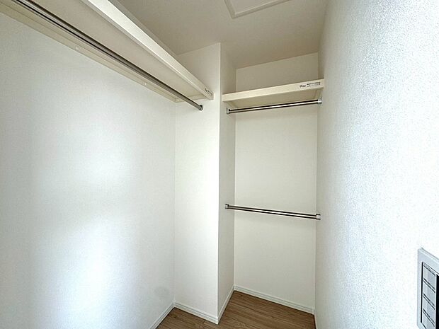 お部屋には服を沢山持っている方でも安心!ウォークインクローゼット付