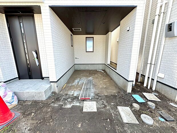 ビルトインの車庫を完備(駐車できる車種はお問い合わせください)