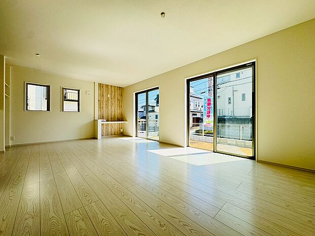 広がりのある空間、家族の集まるリビングダイニング