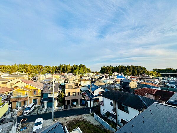住宅街の眺望が楽しめる高台からの景色です