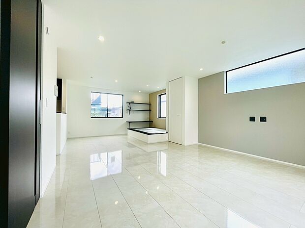 リビングは、お好みのインテリアで家族団らんの空間に