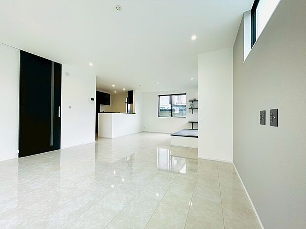 リビングは、お好みのインテリアで家族団らんの空間に