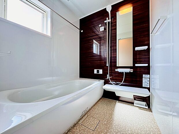 窓には高い断熱効果を持つペアガラスを全居室に使用