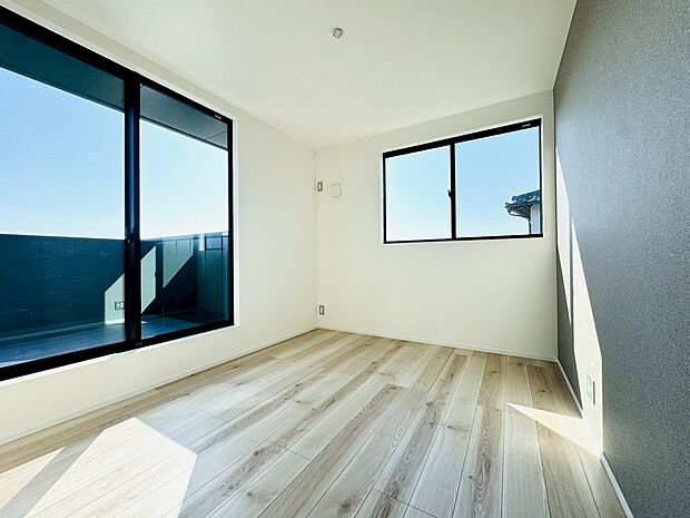 広々としたお部屋は、インテリアを考える楽しみもありますね