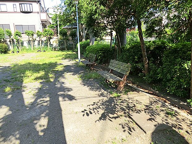 成瀬稲荷前公園まで約280m