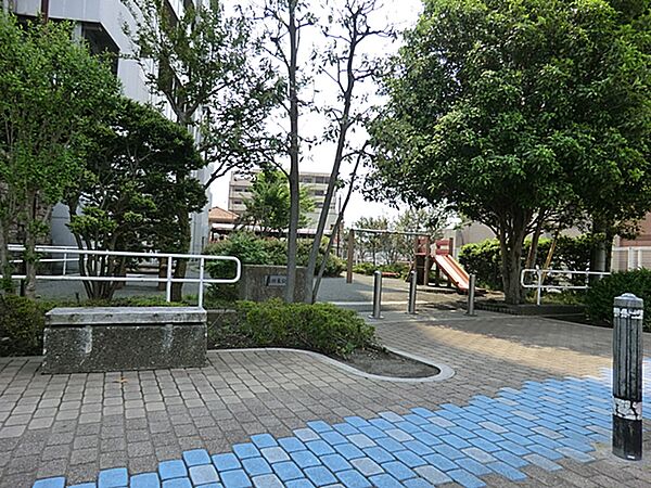 妻田東公園　距離約180m