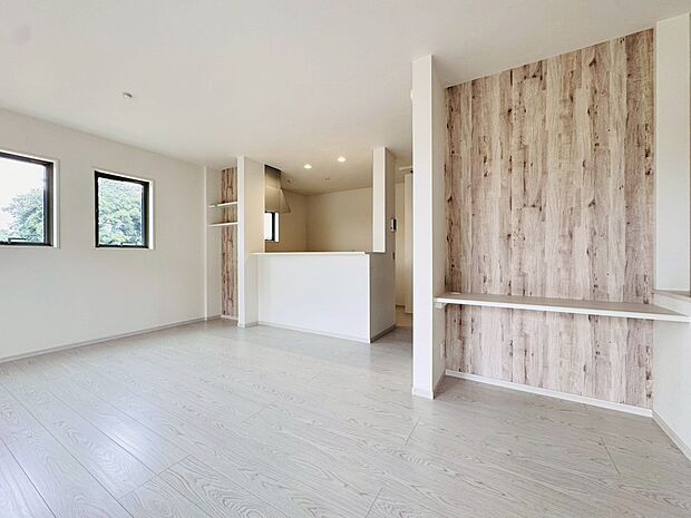 広がりのある空間、家族の集まるリビングダイニング