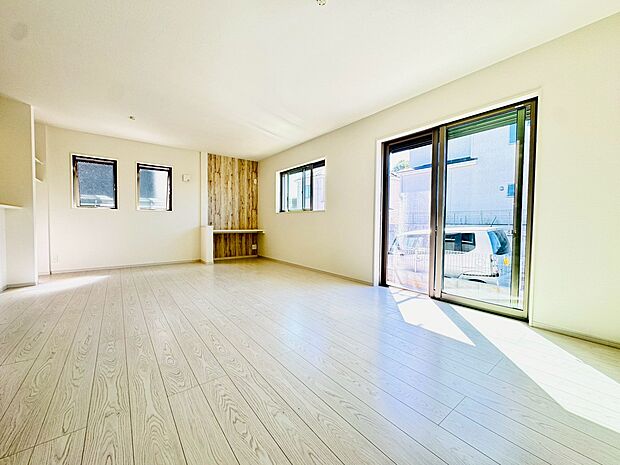 広がりのある空間、家族の集まるリビングダイニング