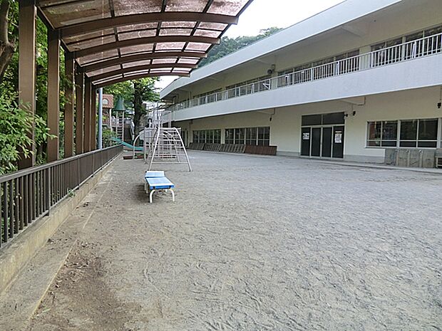 小机幼稚園 距離約320m