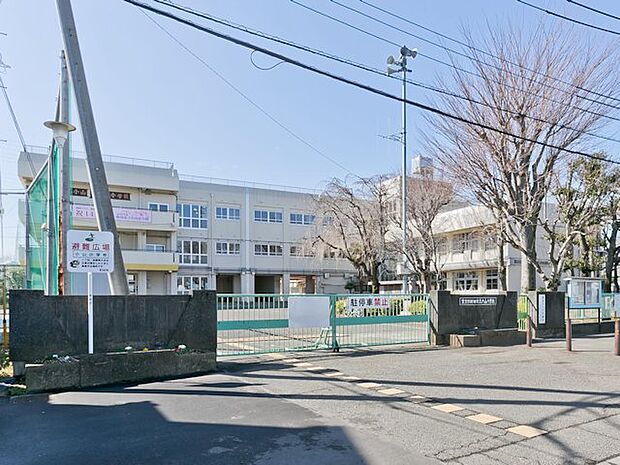 町田市立小山小学校 距離約900m
