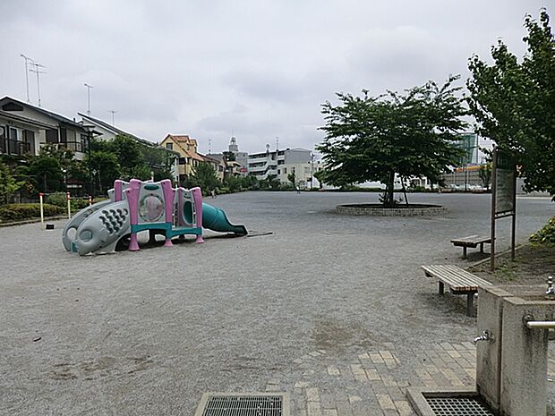 南台公園 距離約350m