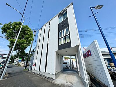 外観：● お気軽にお問い合わせください ●