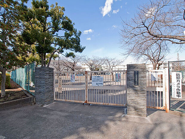 町田市立町田第六小学校 距離約200m