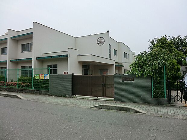 スミレ幼稚園　距離約240m