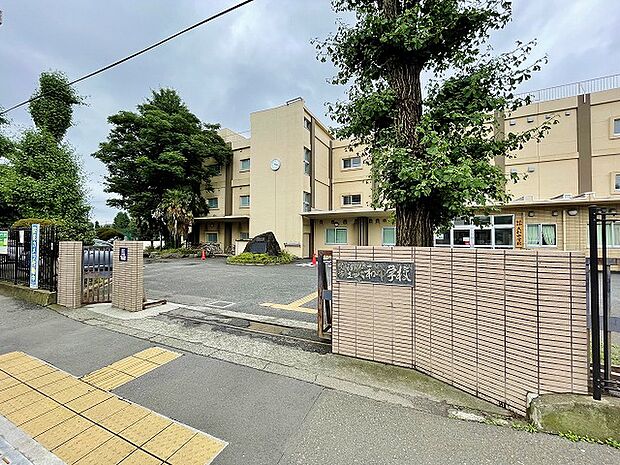 大和市立大和中学校　距離約800m