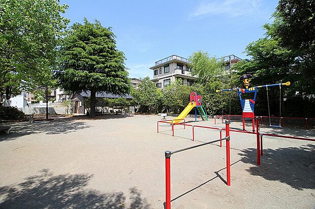 寺尾台公園　距離約140m