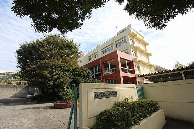 大和市立下福田中学校まで約400m