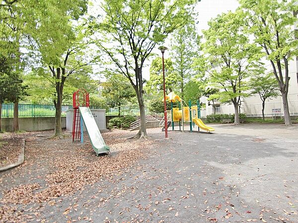 南菅生けやき公園　距離約100m