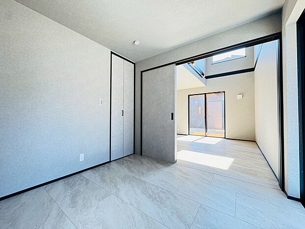 広々としたお部屋は、インテリアを考える楽しみもありますね