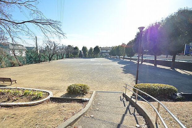 奈良町第八公園　距離約80m