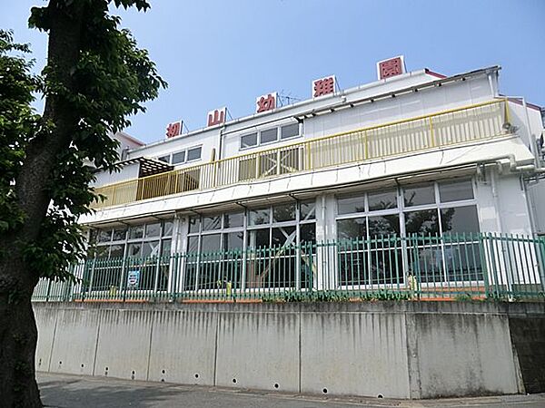 初山幼稚園　距離約300m