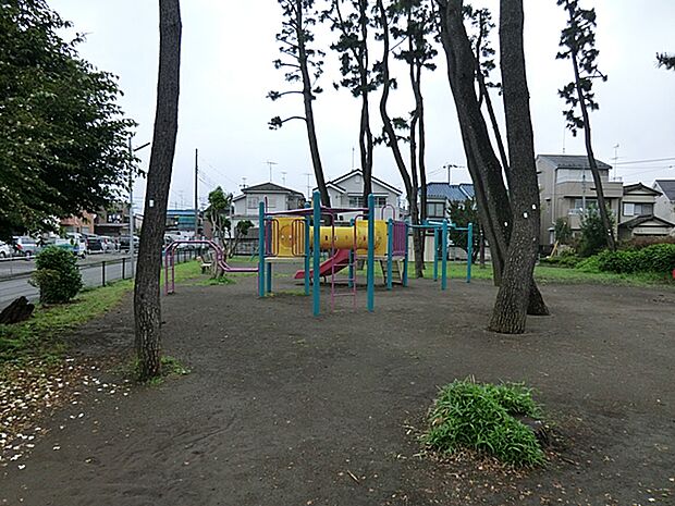 文京みどりの公園　距離約400m