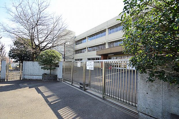 町田市立本町田小学校 距離約1400m