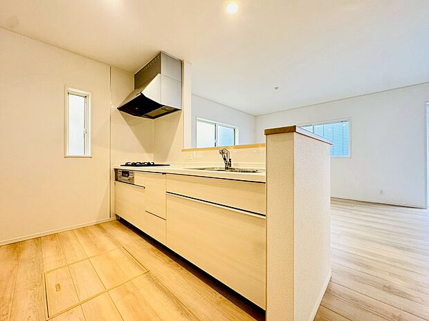 家事をしながら家族との会話も弾む対面キッチンを採用