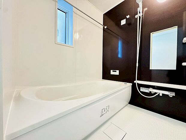 大きなお風呂で足を伸ばして一日終わりの大事なリラックスタイムに…