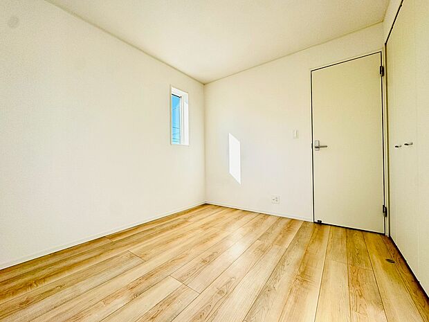 広々としたお部屋は、インテリアを考える楽しみもありますね