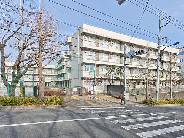 町田市立山崎小学校 距離約170m