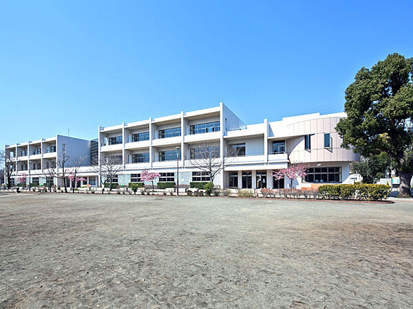 相模原市立小山小学校　距離約550m
