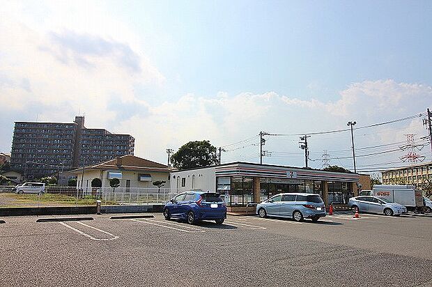 セブンイレブン　綾瀬上土棚中1丁目店まで約450m