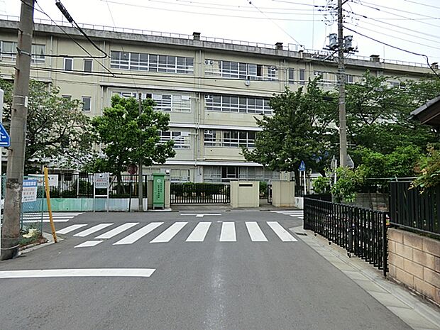 川崎市立渡田中学校　距離約350m