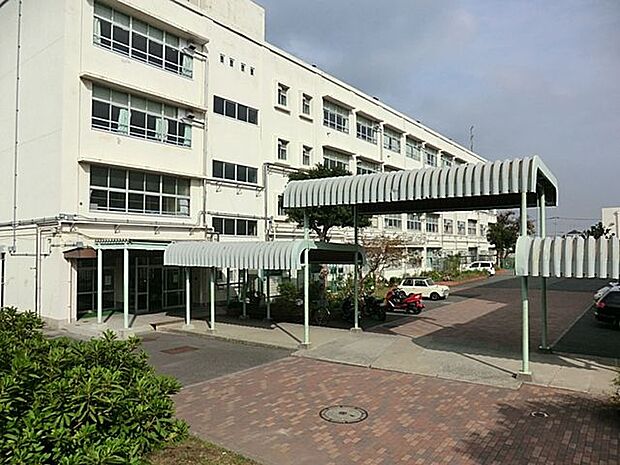 横浜市立希望が丘中学校まで約1900m