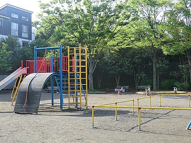 阿久和東公園まで約550m