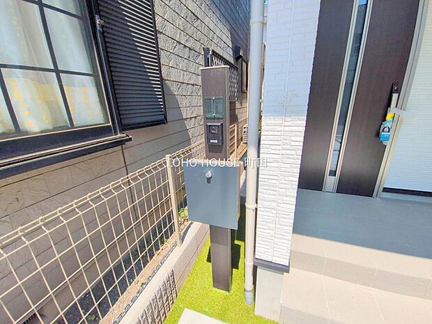 来客が一目でわかるTVモニター付きインターホン付き