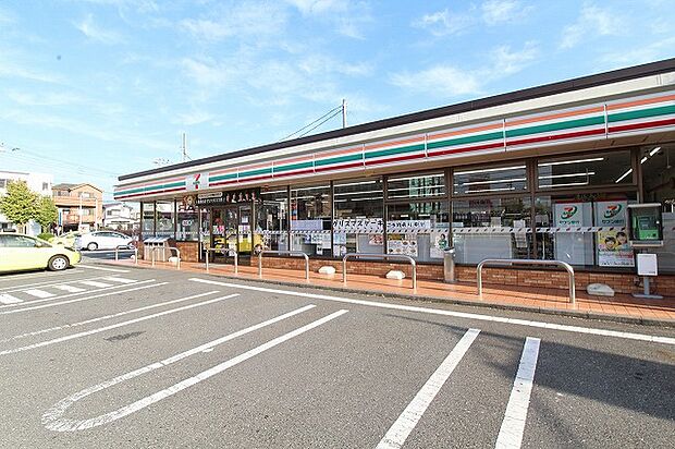 セブンイレブン　座間ひばりが丘1丁目店　距離約600m