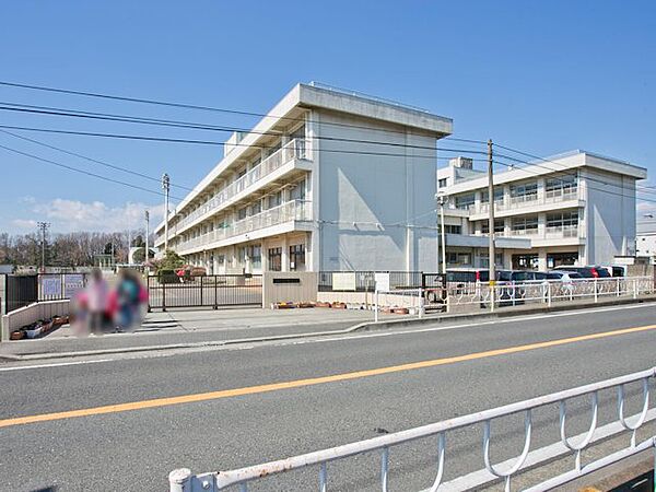 相模原市立横山小学校　距離約1000m
