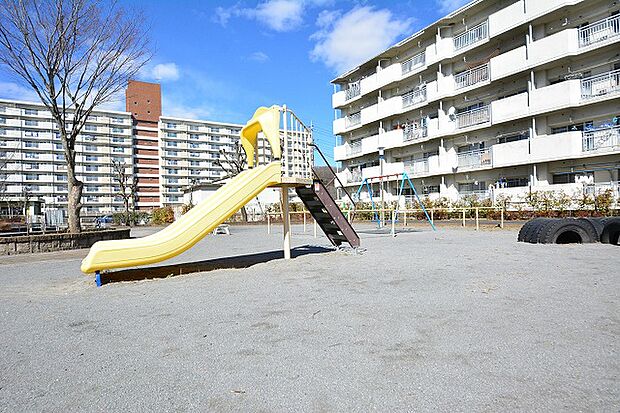 武蔵岡団地グラウンド 距離約450m