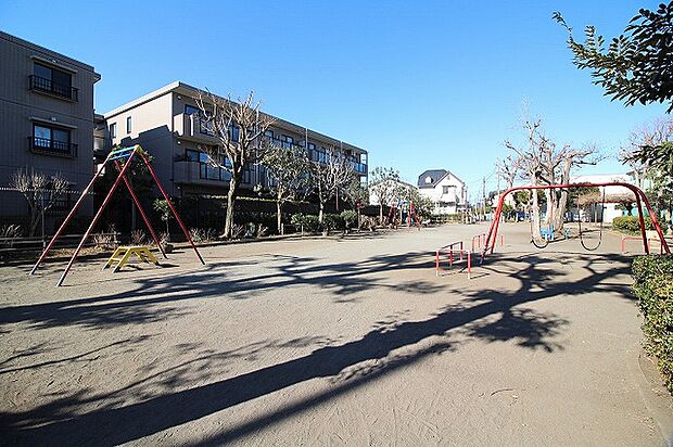 南林間西北公園　距離約140m
