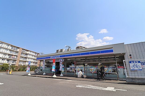 ローソン　上鶴間本町五丁目店　距離約450m
