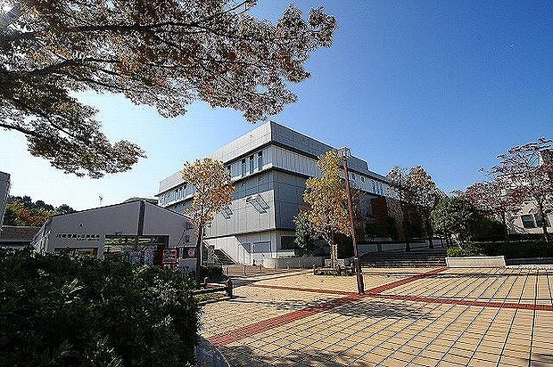 川崎市多摩スポーツセンターまで約280m