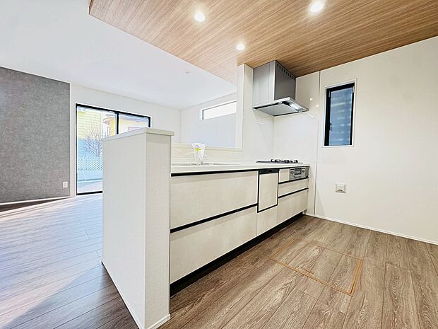 家事をしながら家族との会話も弾む対面キッチンを採用