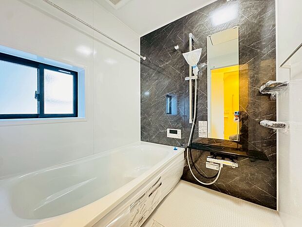 大きなお風呂で足を伸ばして一日終わりの大事なリラックスタイムに…