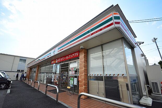 セブンイレブン　厚木上落合店　距離約400m