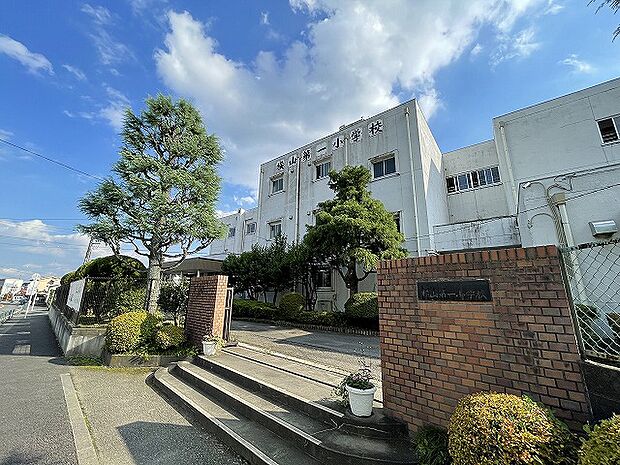 八王子市立横山第一小学校 距離約1250m